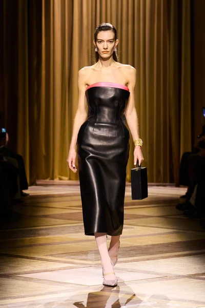 Look 28